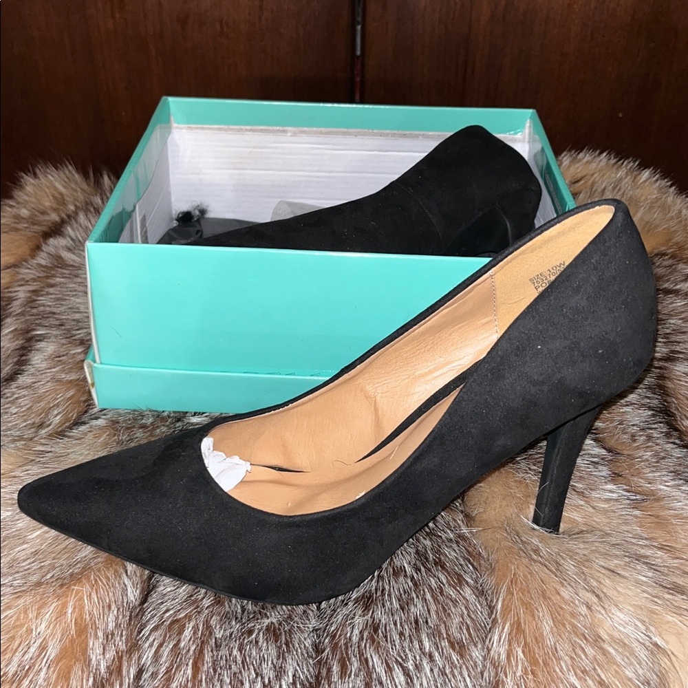 Elegant Black suede Heels